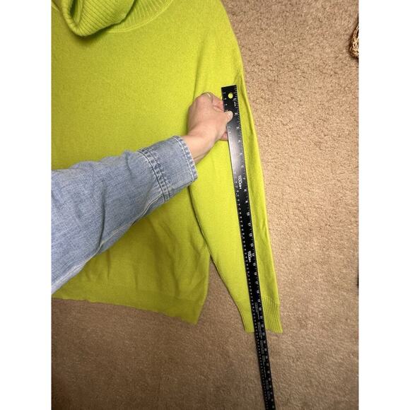 Free People Treasure 100% Cashmere Turtleneck Sweater Chartreuse Sz S Goblincore - Picture 10 of 16